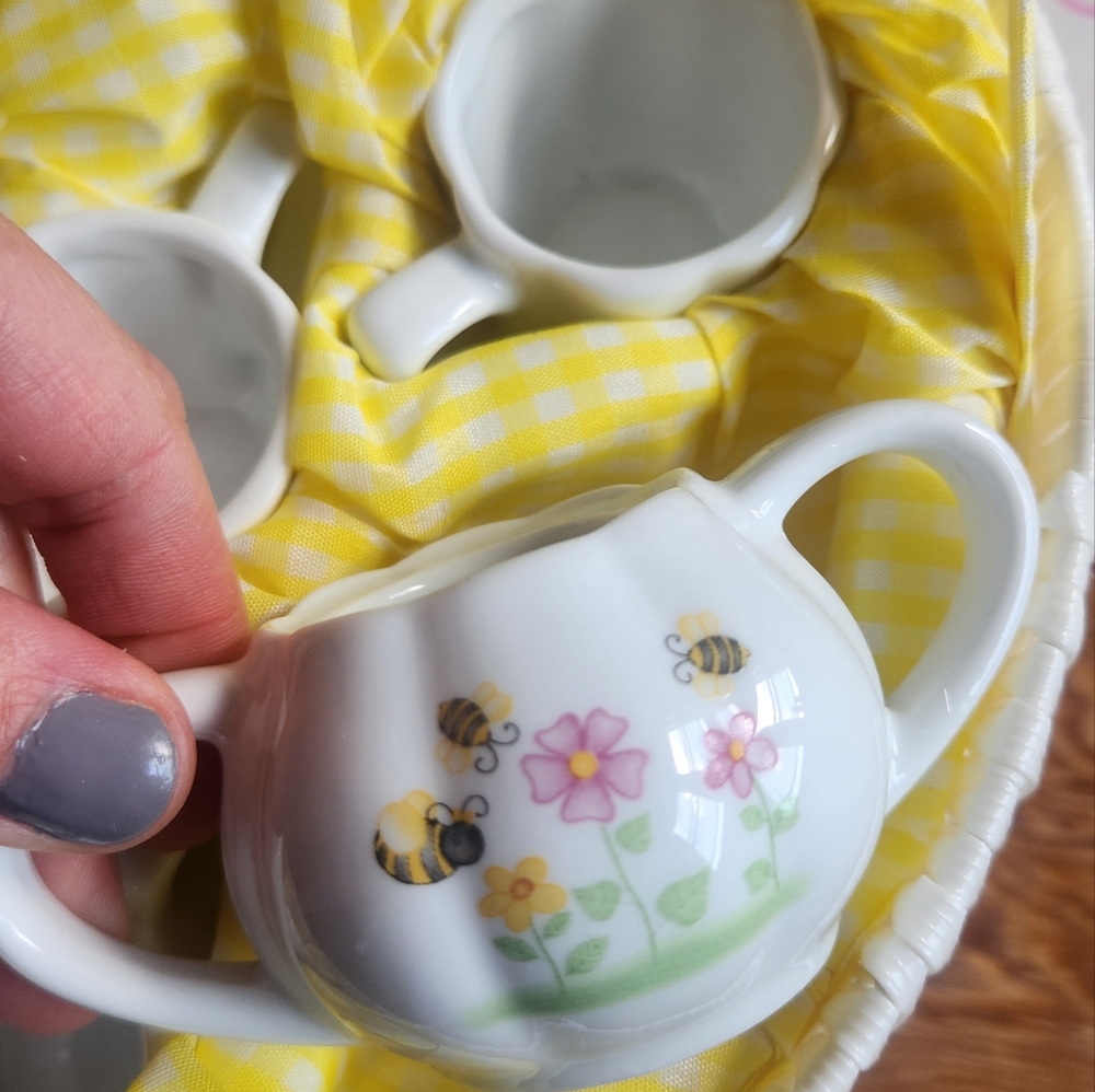 A Classy Chic Boutique White Tea Set with Yellow Plaid Case - Picture 6 of 8